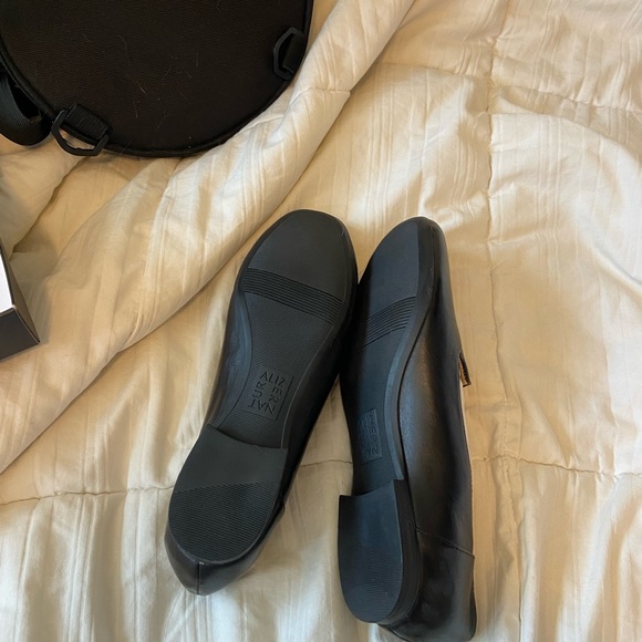 Naturalizer Flats! - Picture 2 of 2